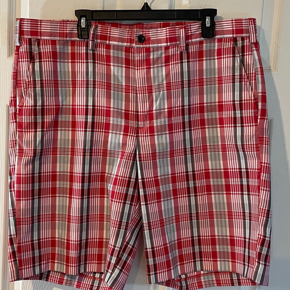 IZOD Golf Size 40 Red and White Plaid Shorts